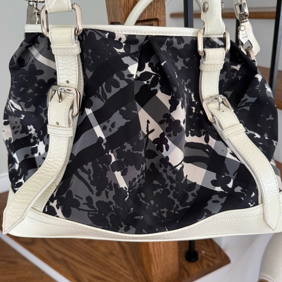 Burberry Black Floral Nova Check Satchel White Patent Leather Made in Italy - Picture 1 of 16
